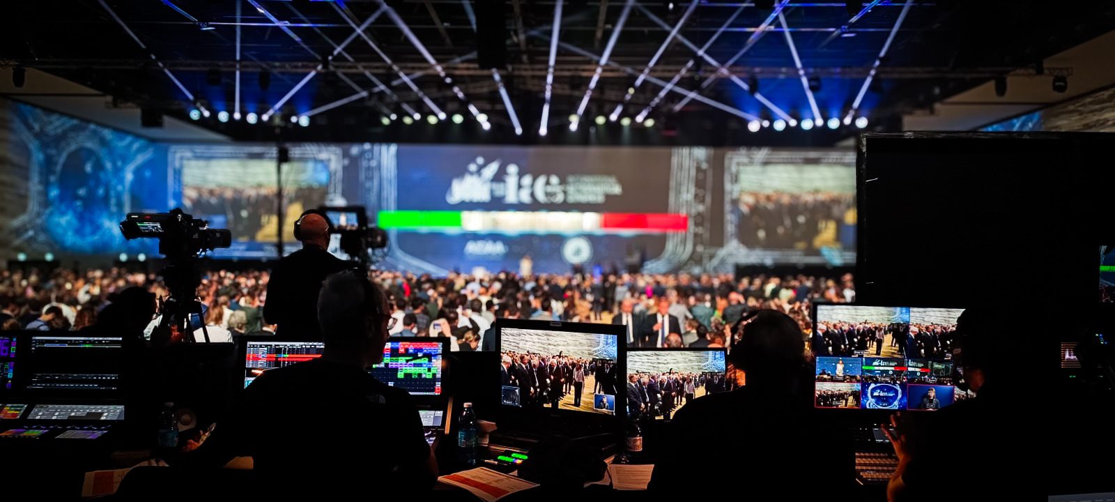 Regia multicamera broadcast alla convention IAC 2024 presso Allianz MiCo Milano